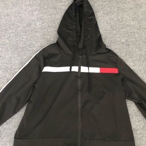 Size Xl, long sleeve jacket, perfect for going on a walk or job